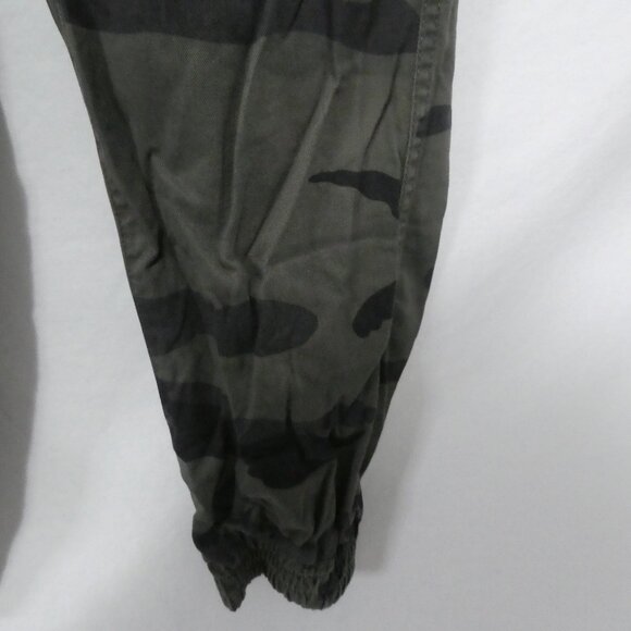 TNA - Aritzia | xs - extra small | Camouflage Joggers | Zipper Pockets | NWOT - Picture 9 of 16